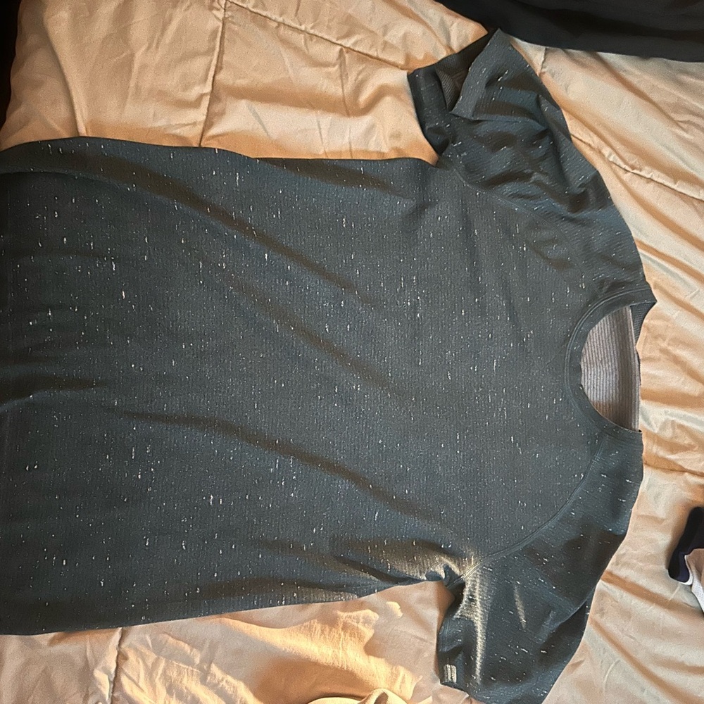 Speckled Gray and Black Short Sleeve Tee